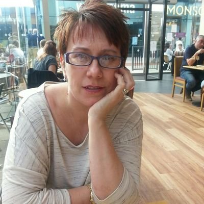 Profile Picture of Jackie Louise Dragon (@DragonLouise) on Twitter