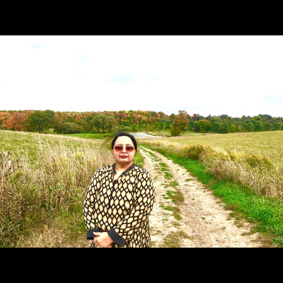 Profile Picture of Mehar Cheema (@meharcheema) on Poshmark