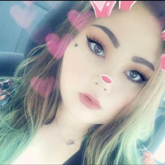 Profile Picture of Jordyn White (@jordyn_renay) on Poshmark