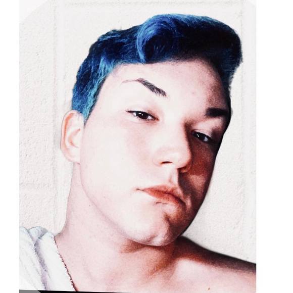 Profile Picture of Matthew Farrell (@matthew_farrell) on Poshmark