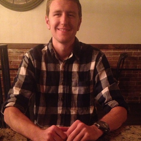 Profile Picture of Kyle Dewald (@kyledewald691) on Poshmark