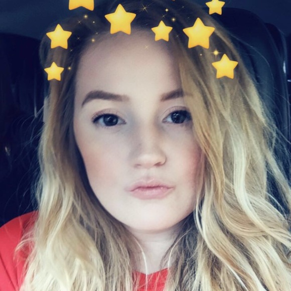 Profile Picture of Rachel Ballew (@rachelballew) on Poshmark