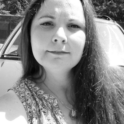 Profile Picture of Dee Joy (@writergroove) on Twitter