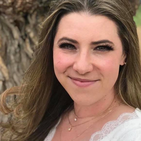 Profile Picture of Sharon Grages (@wbfrog321) on Poshmark