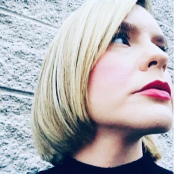 Profile Picture of Amy Tutterow (@amytutterow) on Poshmark