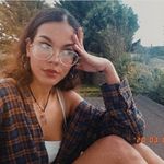 Profile Picture of 𝐶ℎ𝑎𝑛𝑡𝑒 𝑀𝑐𝑙𝑎𝑢𝑔ℎ𝑙𝑖𝑛 (@chans.life) on Instagram