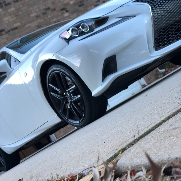 Profile Picture of Daniel Galindo (@dgalindo195) on Poshmark