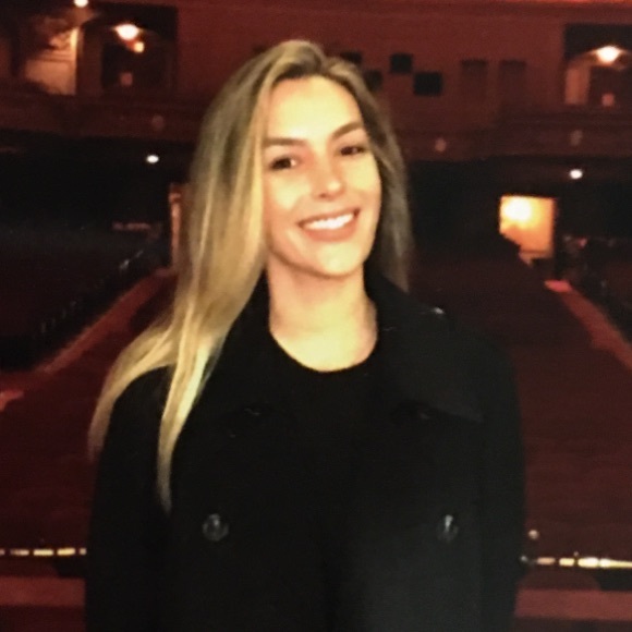 Profile Picture of Michelle Calarese (@mcalarese08) on Poshmark