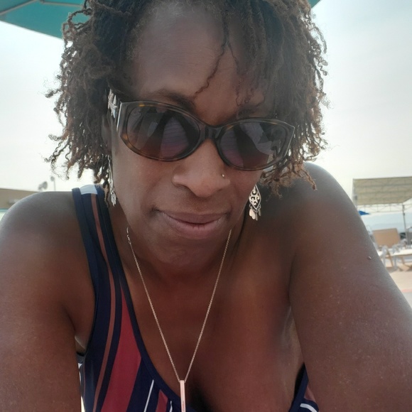 Profile Picture of Kris Caliva (@kccrispy) on Poshmark