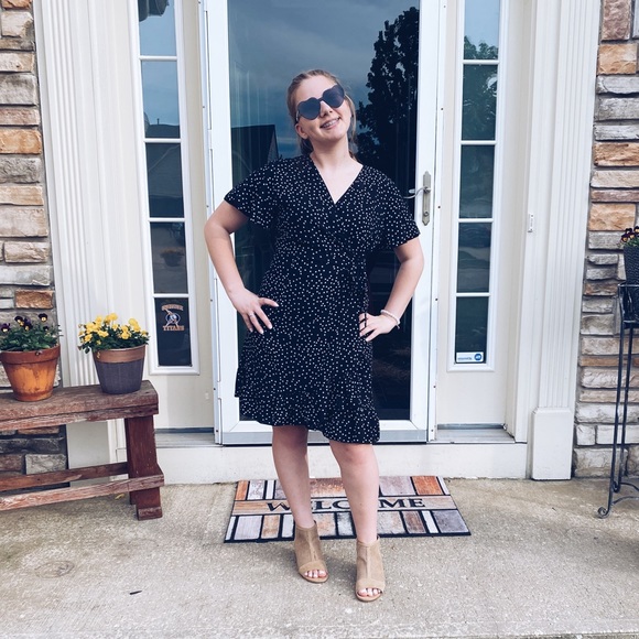 Profile Picture of Julia Kovach (@kovachj08) on Poshmark