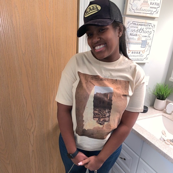 Profile Picture of Jhe’la Readus (@renaereadus) on Poshmark
