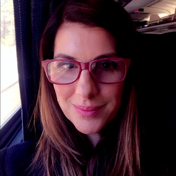 Profile Picture of Alex Gal (@alexgal4) on Poshmark