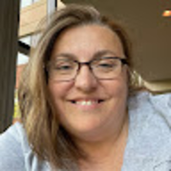 Profile Picture of Marie Hosterman (@mjohnsen111) on Poshmark