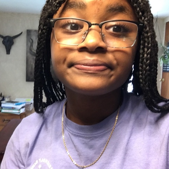 Profile Picture of Alaysia Uvalle (@alaysiauvalle) on Poshmark