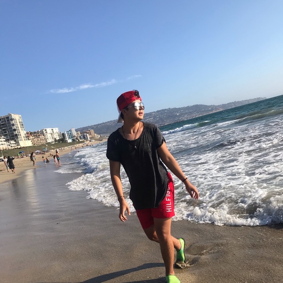 Profile Picture of Leroy Rivera (@ayeleroy) on Poshmark