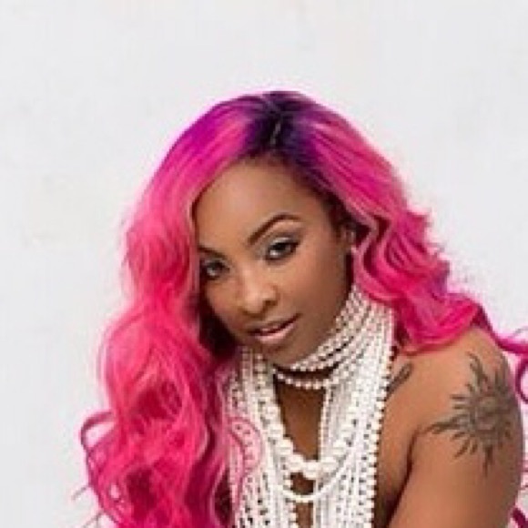 Profile Picture of Seven Kennie (@slimsdaughter) on Poshmark