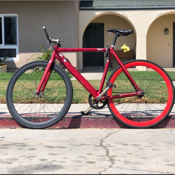 Profile Picture of Adrian Raya (@adrian_raya) on Poshmark