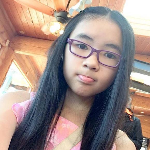 Profile Picture of Yvette Nguyen (@yvette_nguyen) on Poshmark