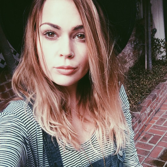 Profile Picture of Kendall Lunde (@kendalllunde) on Poshmark