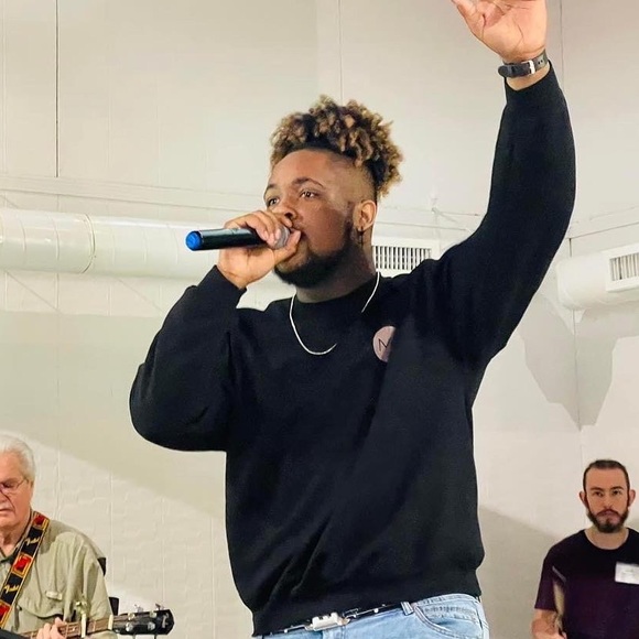 Profile Picture of Mari Ramsey (@mariramsey123) on Poshmark