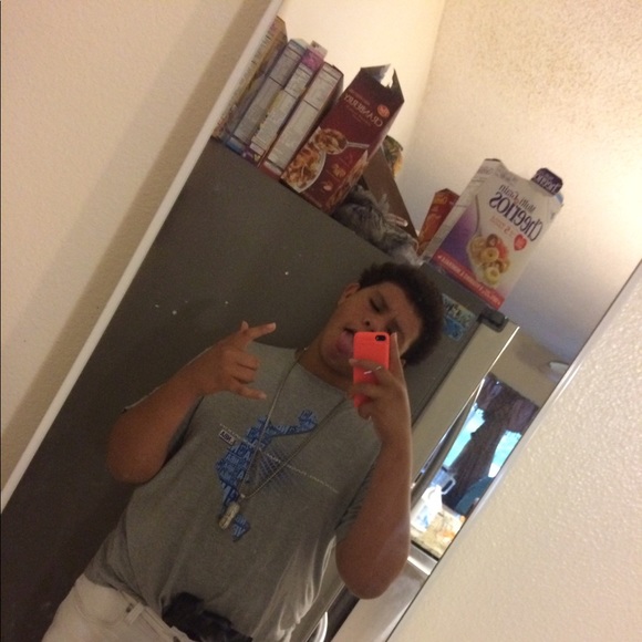 Profile Picture of Daniel Lugo (@dlugooo) on Poshmark