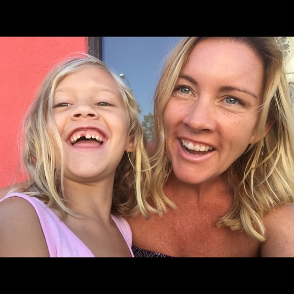 Profile Picture of Kimberly Sipes (@cali_unicorn) on Poshmark