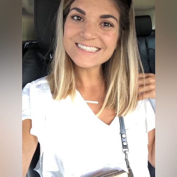 Profile Picture of Lisa Bertuzzi (@iheartuke1060) on Poshmark