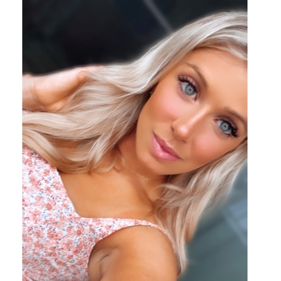 Profile Picture of Samantha Macchi (@smacchi1) on Poshmark