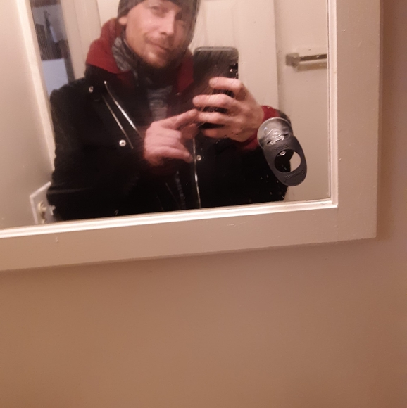 Profile Picture of Joshua Carver (@joshuacarver) on Poshmark