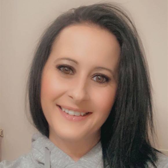 Profile Picture of Danielle Schrock moore (@danielleschr352) on Poshmark