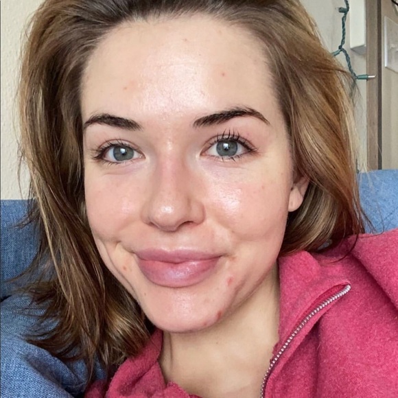 Profile Picture of Kereth Hill (@verifyseller) on Poshmark