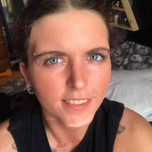 Profile Picture of Joænna Frontz (@j_frontz) on Poshmark