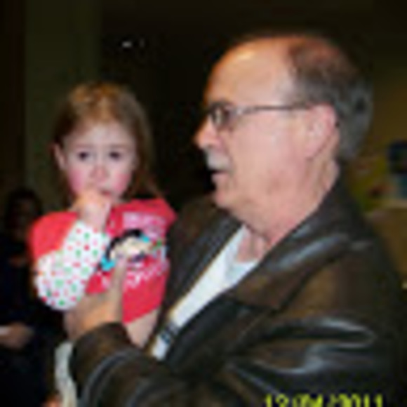 Profile Picture of James Darnell (@jamesdarnell653) on Poshmark