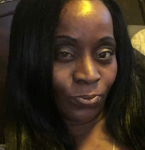 Profile Picture of Robin Newman (@robinnewman608) on Poshmark
