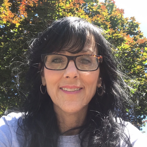Profile Picture of Anita Cottom (@anitacottom) on Poshmark