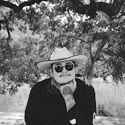 Profile Picture of Alex Jacinto (@shutupimtalking) on Youtube