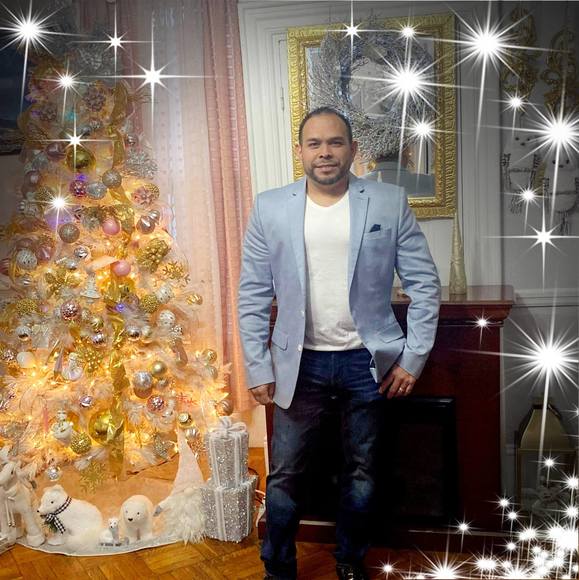 Profile Picture of Douglas Climaco (@dclimaco76) on Poshmark