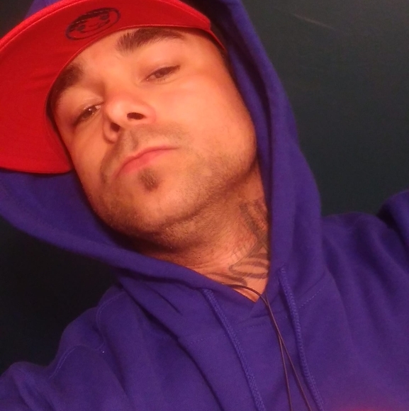 Profile Picture of Kenny Parsons (@kennyparsons27) on Poshmark