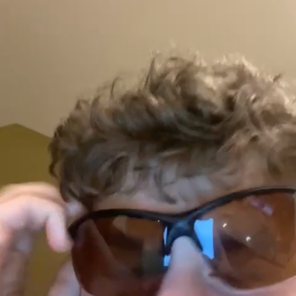 Profile Picture of Edele Brennan (@edeleee255) on Poshmark