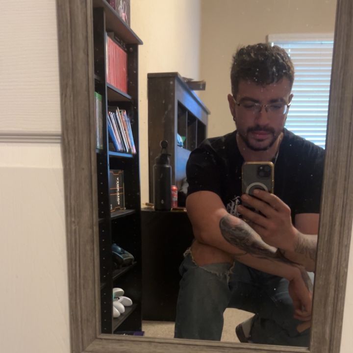 Profile Picture of Devin (@devinh75) on Tiktok