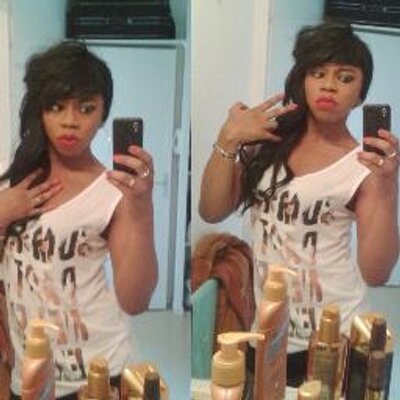 Profile Picture of Arielle La ReBelle (@ArielleLaReBell) on Twitter