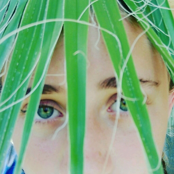 Profile Picture of Chloe Mckay (@chlodbug2) on Poshmark