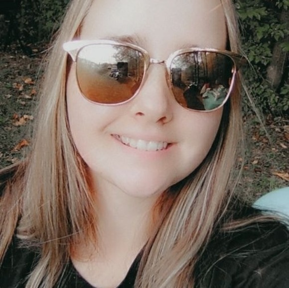 Profile Picture of Tanya Duggan (@duggantanya91) on Poshmark