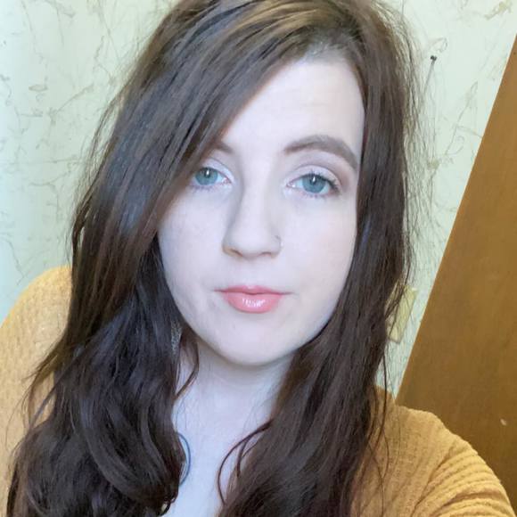 Emily Hendrich - Poshmark Profile Picture of Emily Hendrich (@ehendrich12) on Poshmark