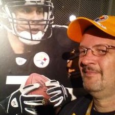 Profile Picture of Shawn L Houck (@elvishouck) on Twitter