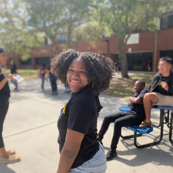 Pj Smith - Poshmark Profile Picture of Pj Smith (@divinee_light) on Poshmark