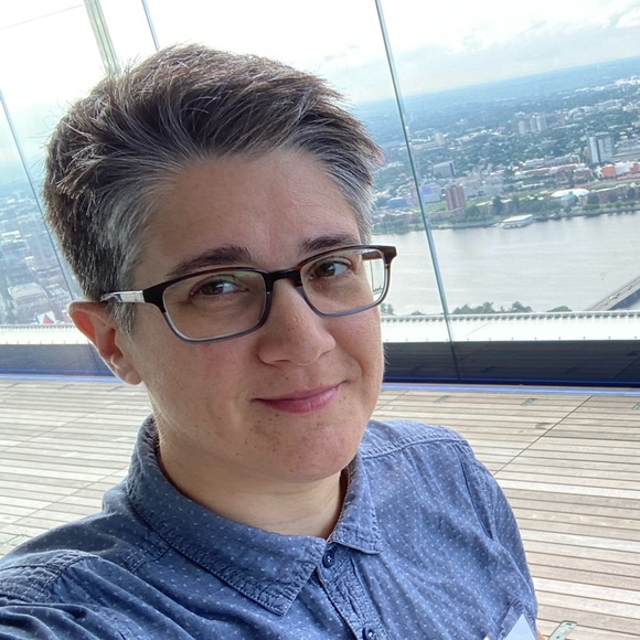 Profile Picture of Sara Engel (@sengel825) on Poshmark