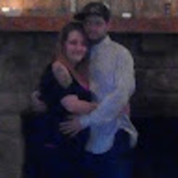 Profile Picture of Haley Hoffman (@lilhayhay0810) on Poshmark