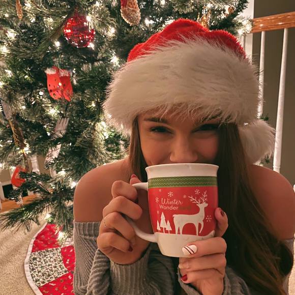 Profile Picture of Erin Krobath (@eekdancer) on Poshmark