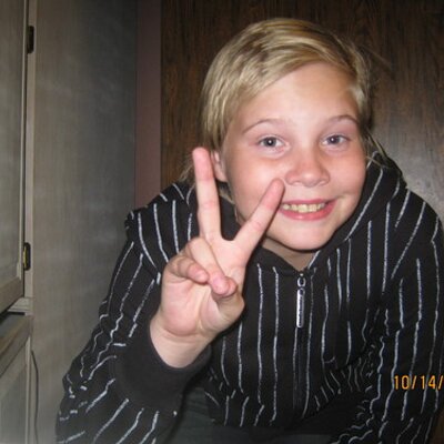 Profile Picture of Logan Mikel Lockhart (@loganhasboredem) on Twitter